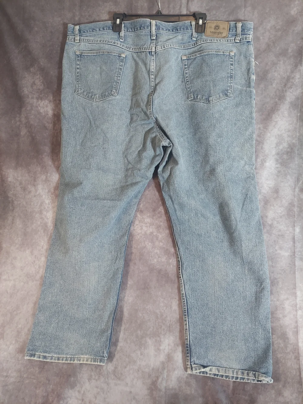 Wrangler Men's Relaxed Fit Jeans Light Wash Big & Tall Size 48x30 W/ Repairs VGC
